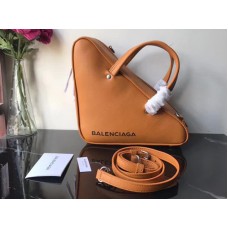 Balenciaga Triangle Duffle S Barna 18062557