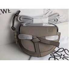 Loewe Gate Mini táska puha, szemcsés borjúbőrből, szürke