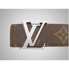 Louis Vuitton Initial Monogram öv ezüst csattal