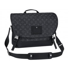 Louis Vuitton Monogram Eclipse Vászon Táska Mm Voyager