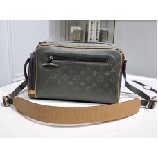 Louis Vuitton Monogram Titán Vászon Kameratáska M43884