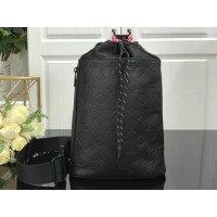 Louis Vuitton Monogram Shadow Kréta Sling Táska Fekete M90472