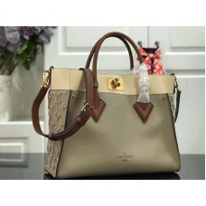 Louis Vuitton On My Side Szürke Marhabőr Táska M53823